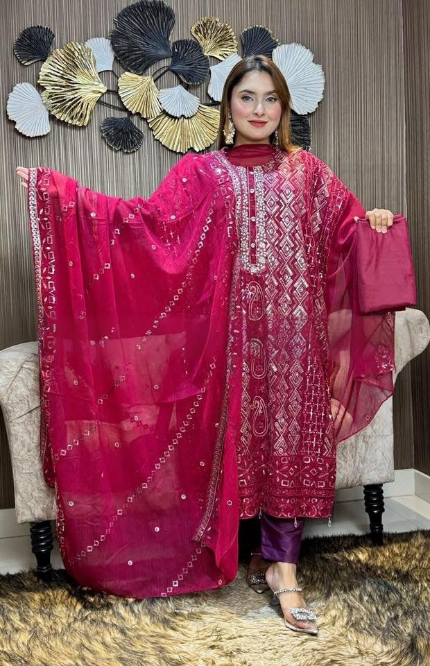 সফ্ট জর্জেট কাপড়ের ফোর পিচ ড্রেস.