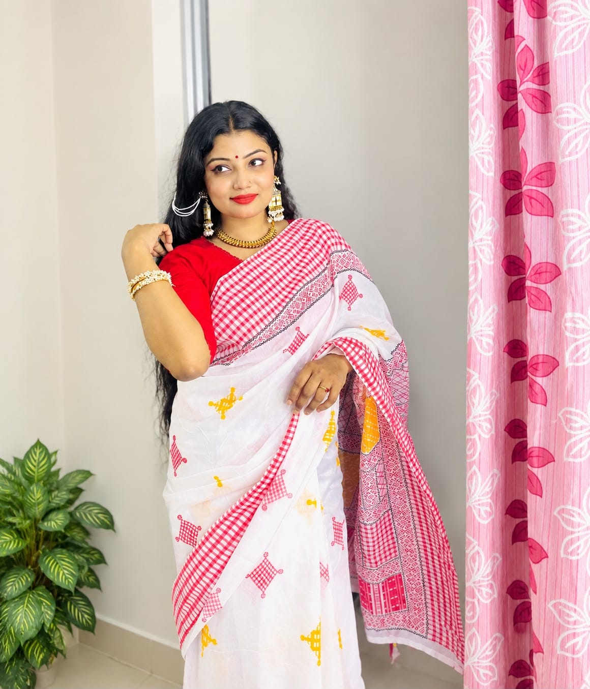 ১ টি শাড়ি+পাঞ্জাবি+ ব্লাউজ পিস 