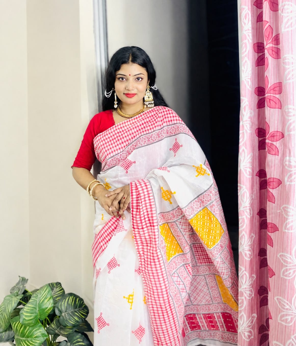 ১ টি শাড়ি+পাঞ্জাবি+ ব্লাউজ পিস 
