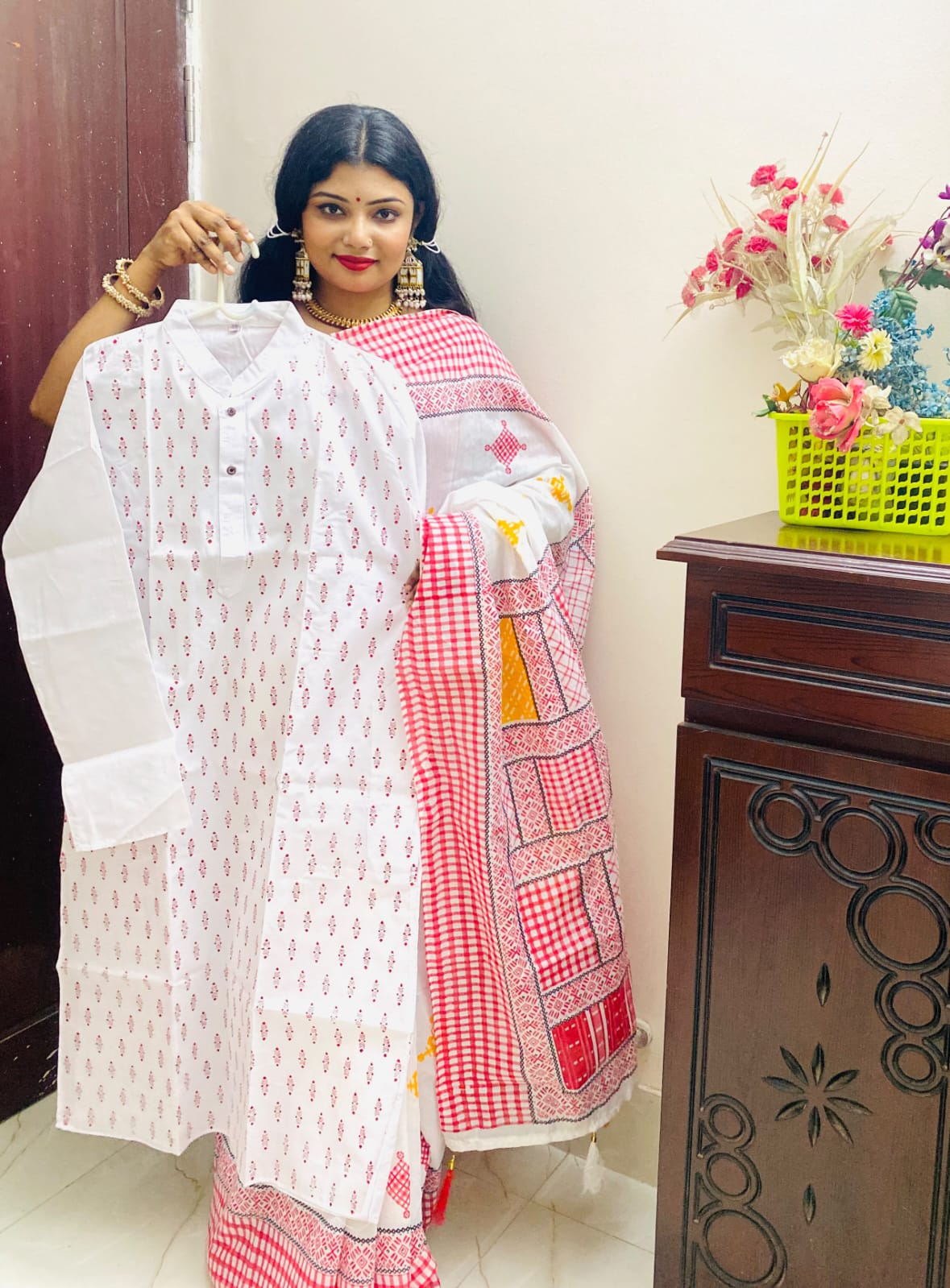 ১ টি শাড়ি+পাঞ্জাবি+ ব্লাউজ পিস 
